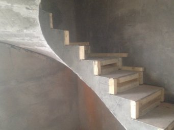 Гвинтові сходи 61
