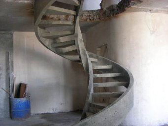 Гвинтові сходи 22