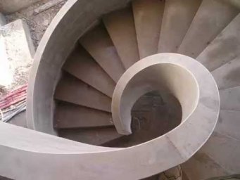 Гвинтові сходи 19