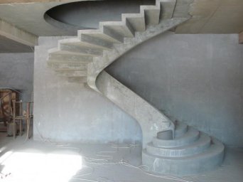 Гвинтові сходи 47